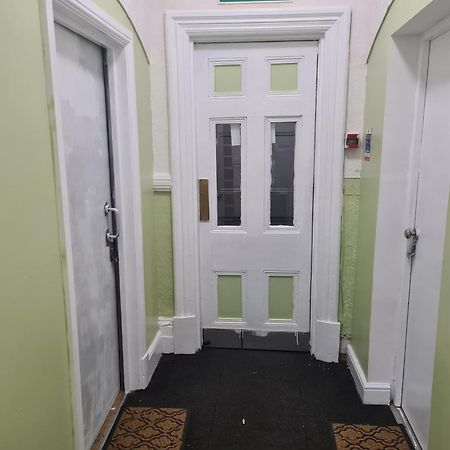 Tredegar Arms Budget Guesthouse For Walkers/Cyclists/Contractors/Traveler Мертір-Тідвіл Екстер'єр фото