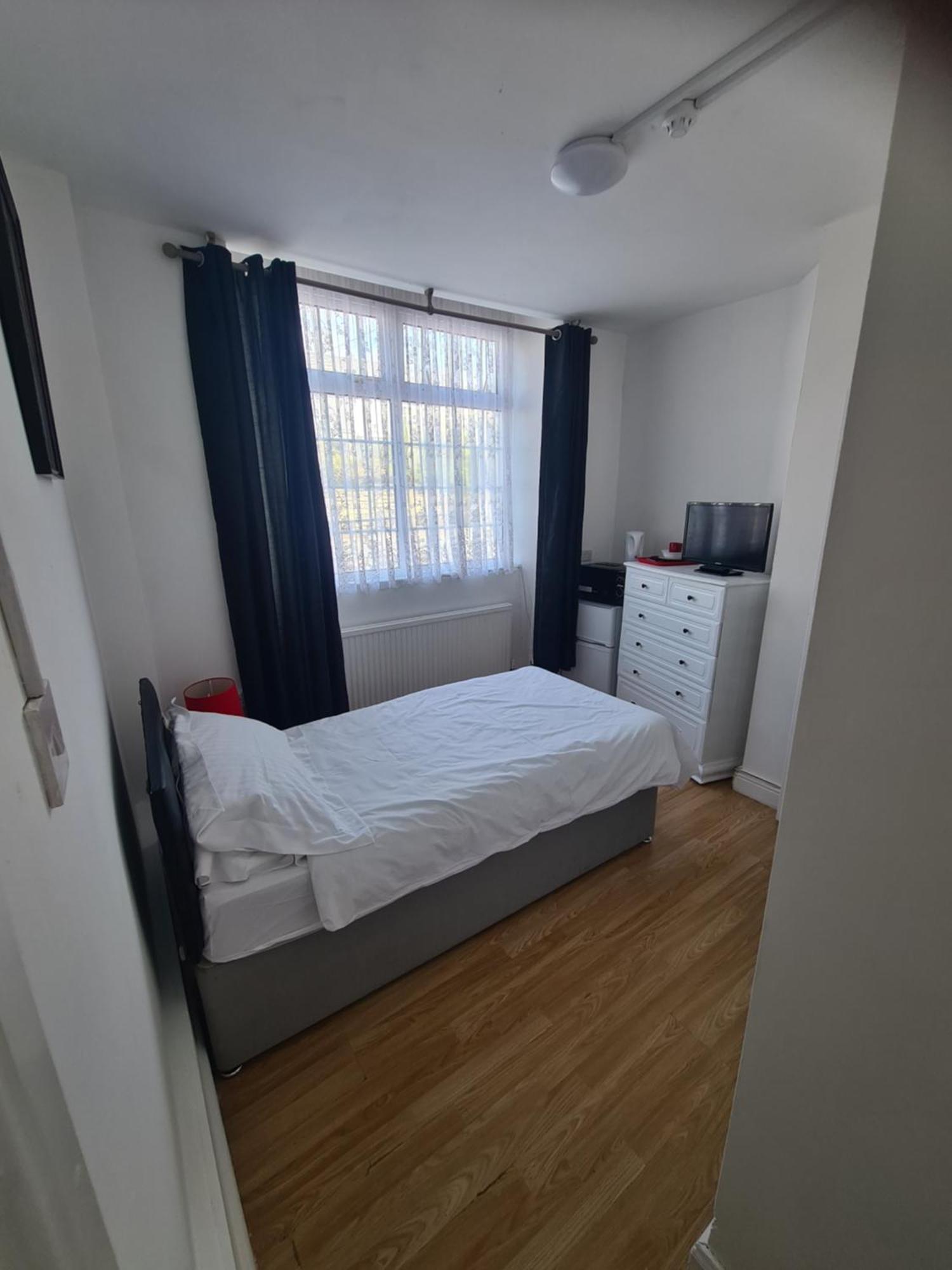 Tredegar Arms Budget Guesthouse For Walkers/Cyclists/Contractors/Traveler Мертір-Тідвіл Екстер'єр фото