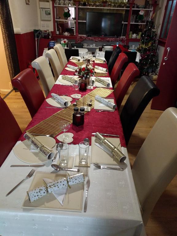 Tredegar Arms Budget Guesthouse For Walkers/Cyclists/Contractors/Traveler Мертір-Тідвіл Екстер'єр фото