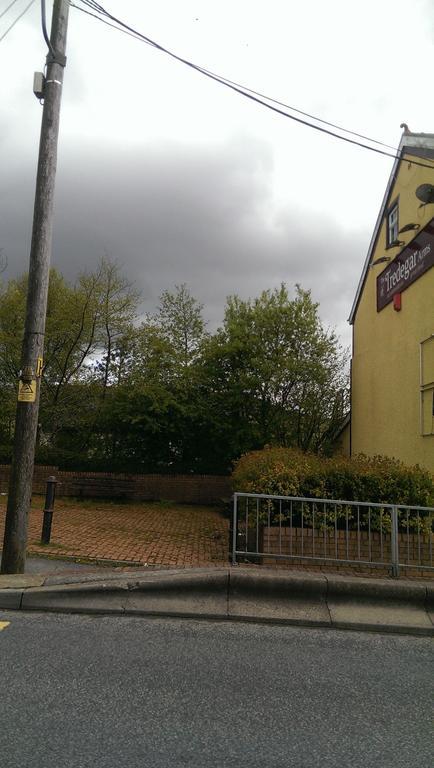 Tredegar Arms Budget Guesthouse For Walkers/Cyclists/Contractors/Traveler Мертір-Тідвіл Екстер'єр фото